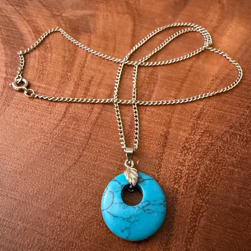 Blue Stone Pendant Necklace with Leaf Bale